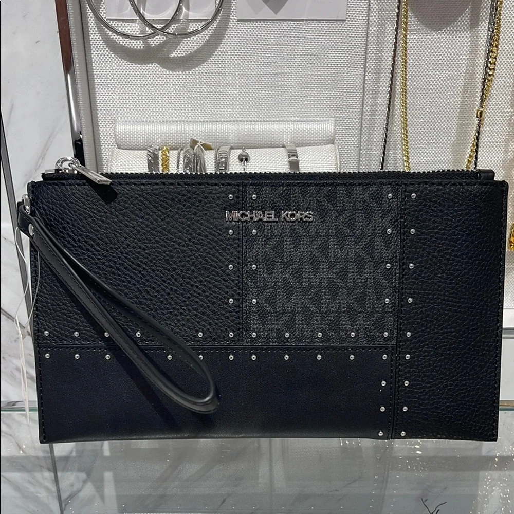 Michael Kors Jet Set Travel Lg Studded Patchwork and Sign Logo Wristlet Black